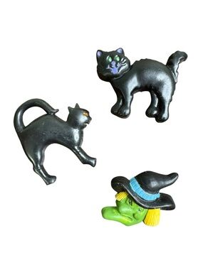 Vintage Halloween Plastic Pin Trio - Black Cats & Green Witch Wear or Craft
